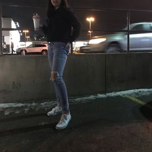 Levi 711 Skinny Jeans One Leg Rip